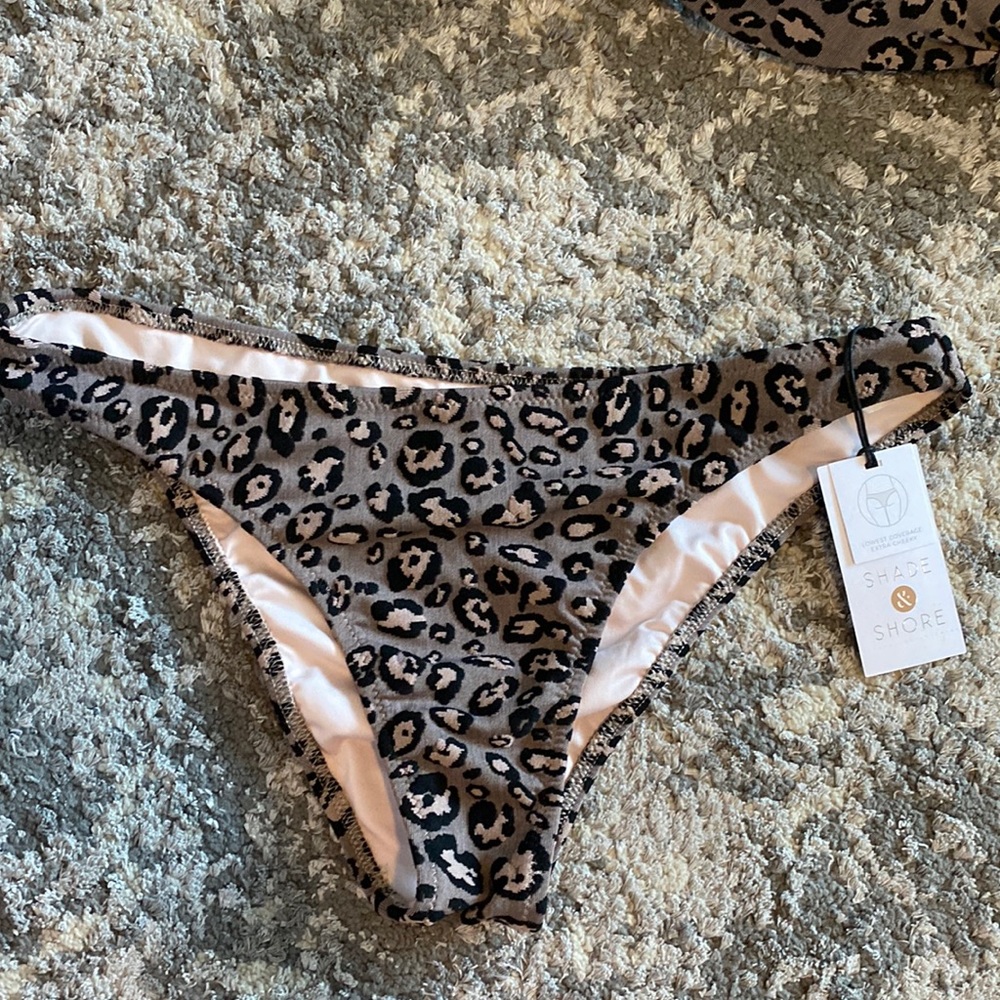 NWT leopard bikini bottom